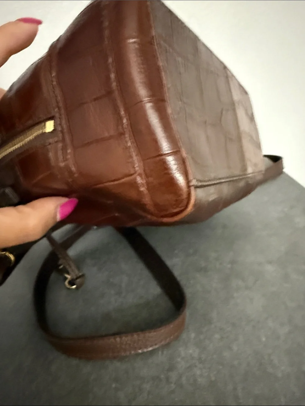 Preloved Fossil embossed leather satchel crossbody bag. Vintage